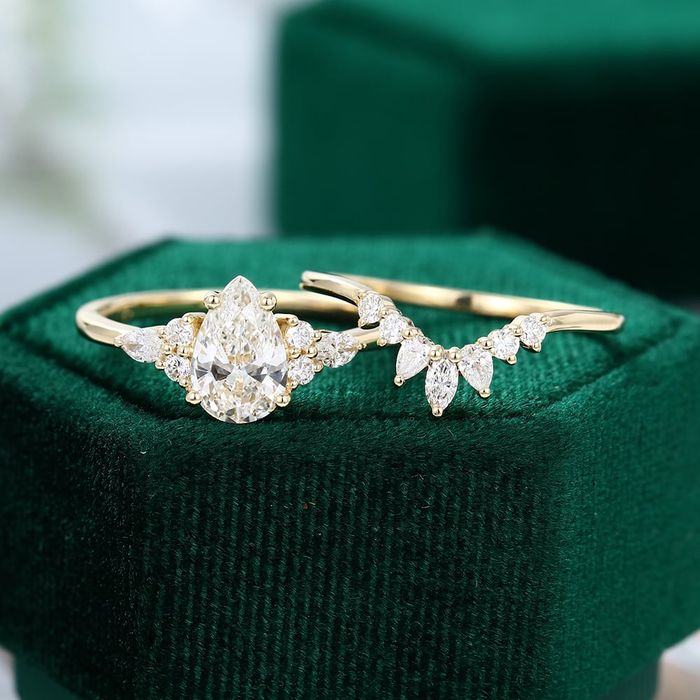 1.5 ct Pear Shaped Diamond Engagement Ring Set In 18k Yellow Gold