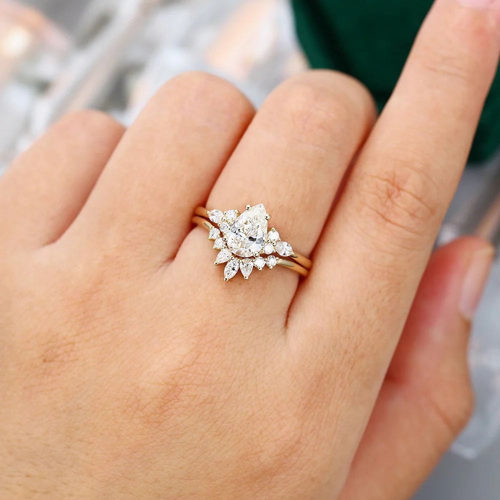 1.5 ct Pear Shaped Diamond Engagement Ring Set In 18k Yellow Gold