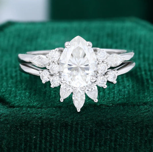1.5 ct White Gold Pear Shaped Diamond Engagement Ring Set 18k Gold