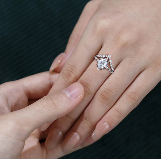 1.5 ct 2PCS Vintage Lace Halo Engagement Ring Set 18k Gold With Oval Cut Diamond