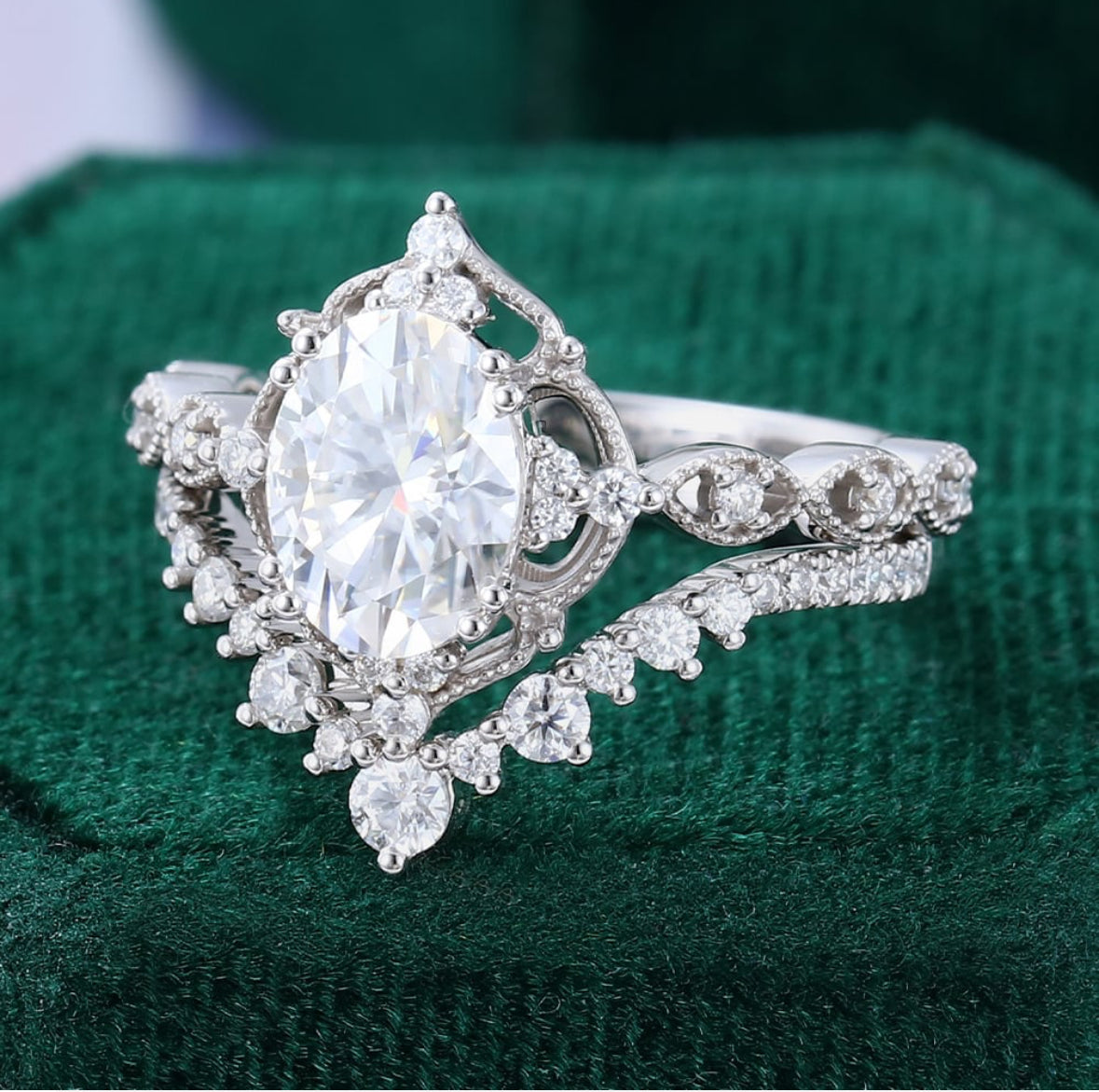 1.5 ct 2PCS Vintage Lace Halo Engagement Ring Set 18k Gold With Oval Cut Diamond