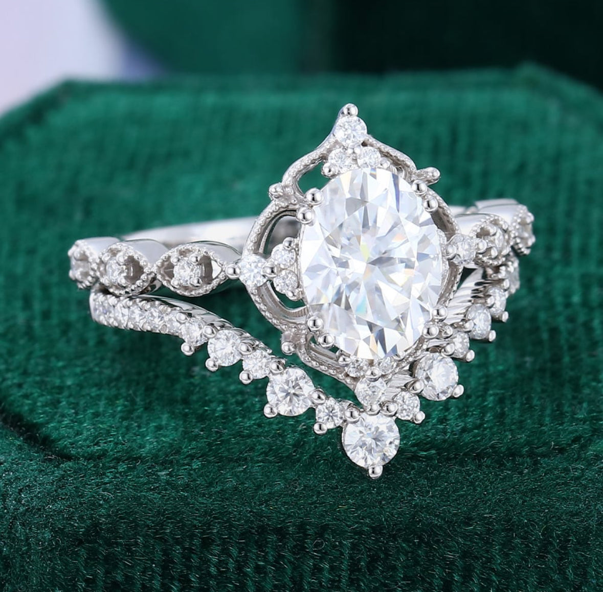 1.5 ct 2PCS Vintage Lace Halo Engagement Ring Set 18k Gold With Oval Cut Diamond