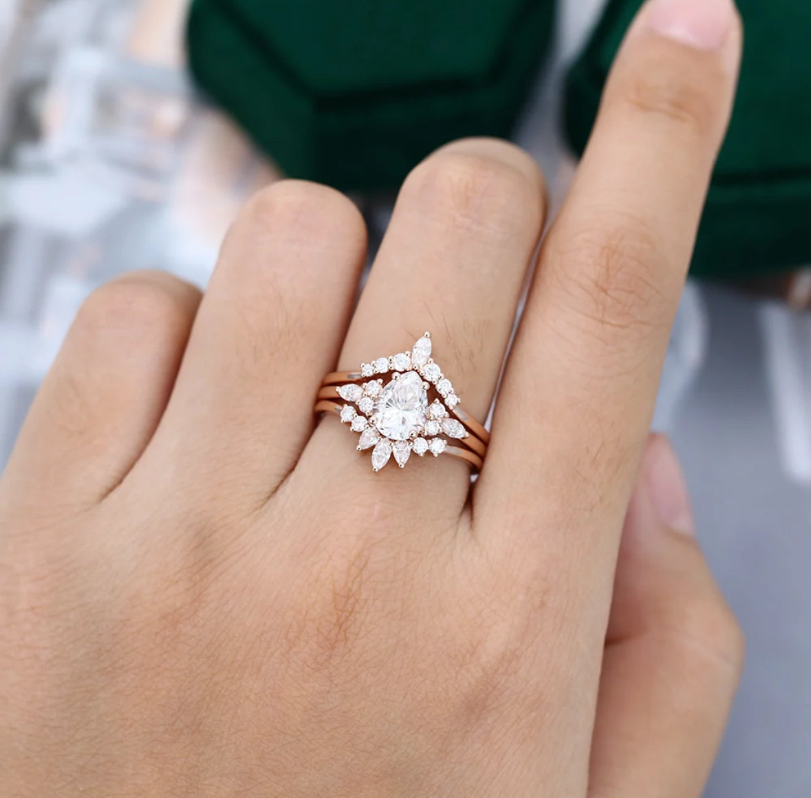 1.5 ct 3PCS Pear Shaped Diamond Engagement Ring Set 18k Gold