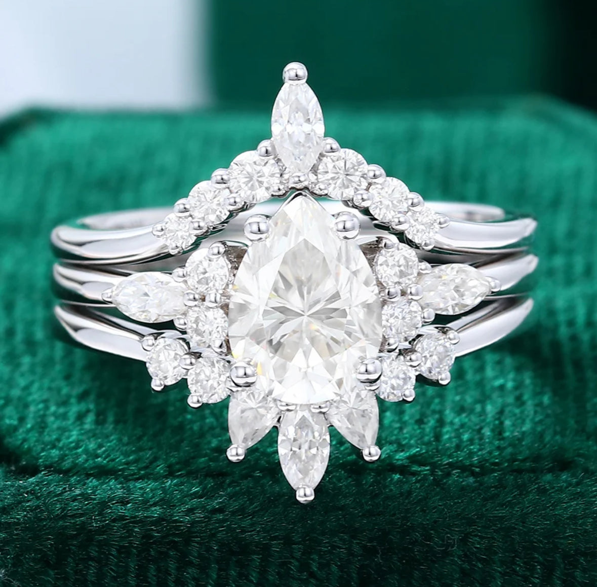 1.5 ct 3PCS Pear Shaped Diamond Engagement Ring Set 18k Gold