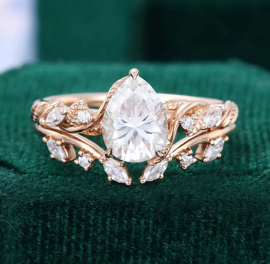 1.5 ct Pear Shaped Diamond Engagement Ring Set With Leaf Design Bridal Set 18k Gold