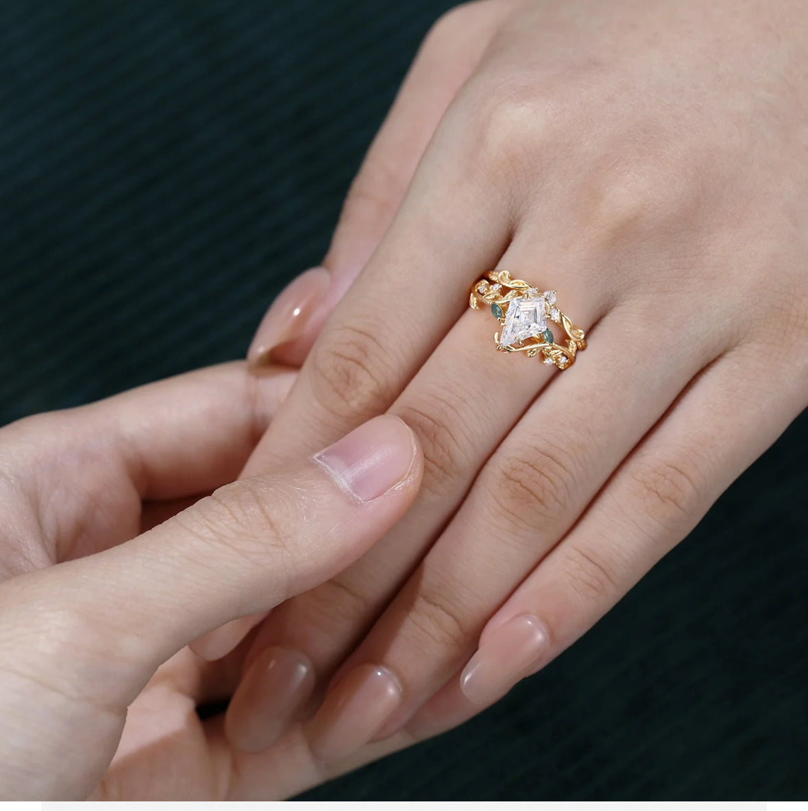 1.5 ct Kite Cut Diamond Nature Themed Wedding Ring Set With Leaf Accents 18k Gold