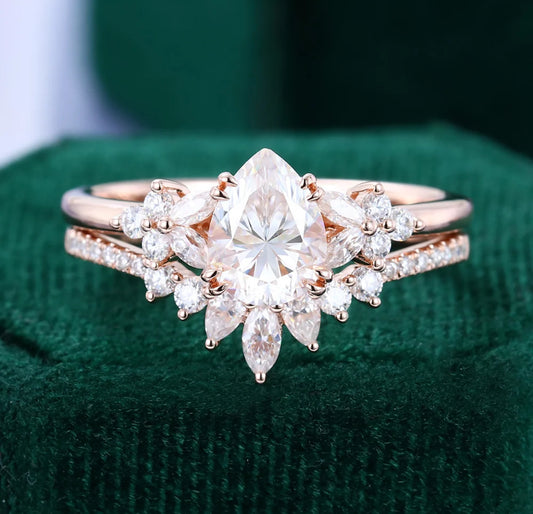 1.5 ct Pear Cut Diamond Bridal Ring Set 2PCS Cluster Engagement Ring Set 18k Gold