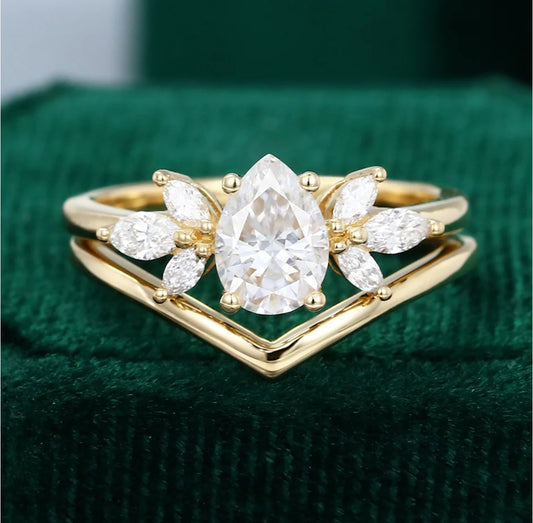 1.5 ct Pear Shaped Diamond Cluster Engagement Ring With Plain Curved Wedding Band Bridal Set 18k Gold
