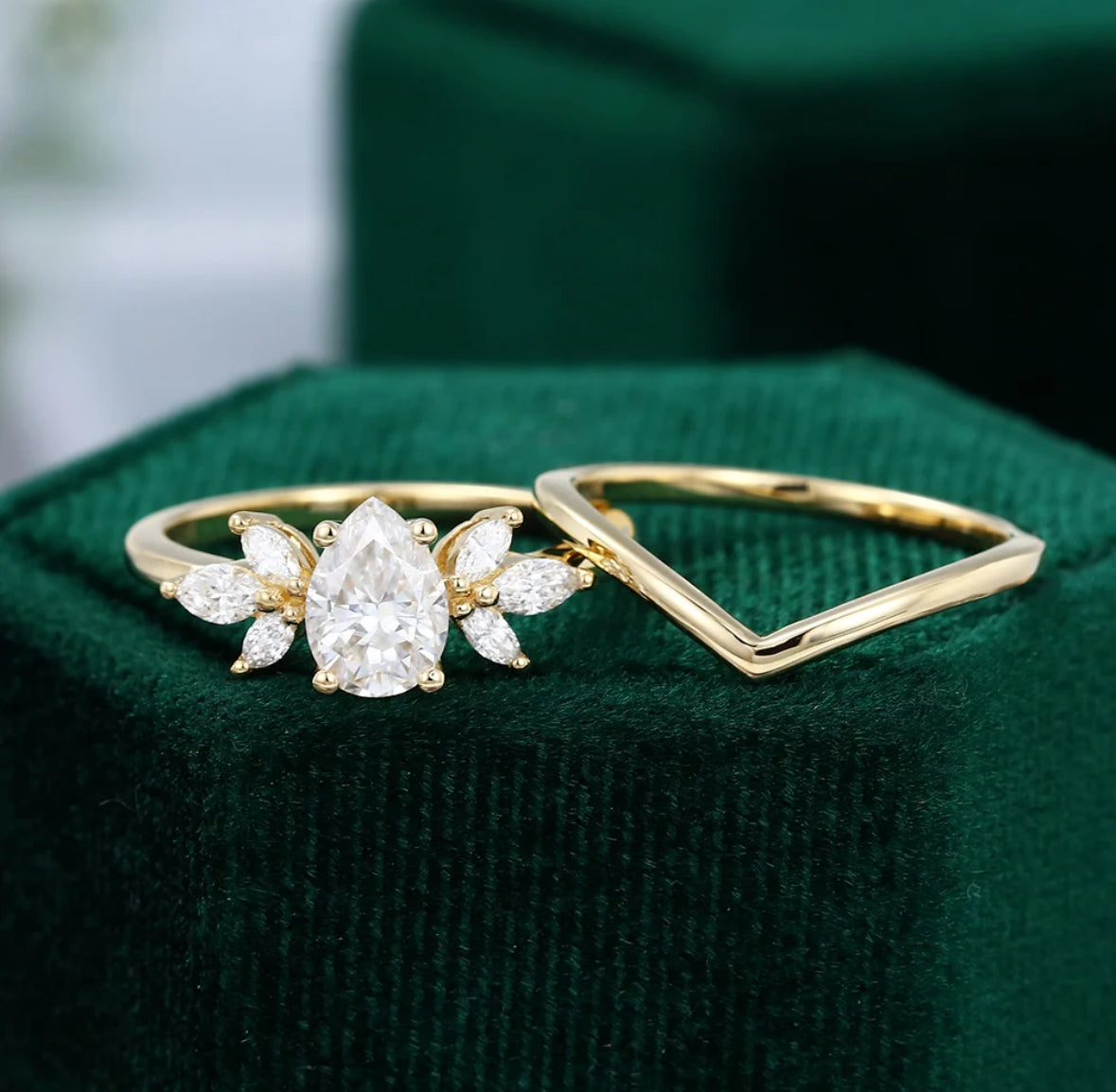 1.5 ct Pear Shaped Diamond Cluster Engagement Ring With Plain Curved Wedding Band Bridal Set 18k Gold