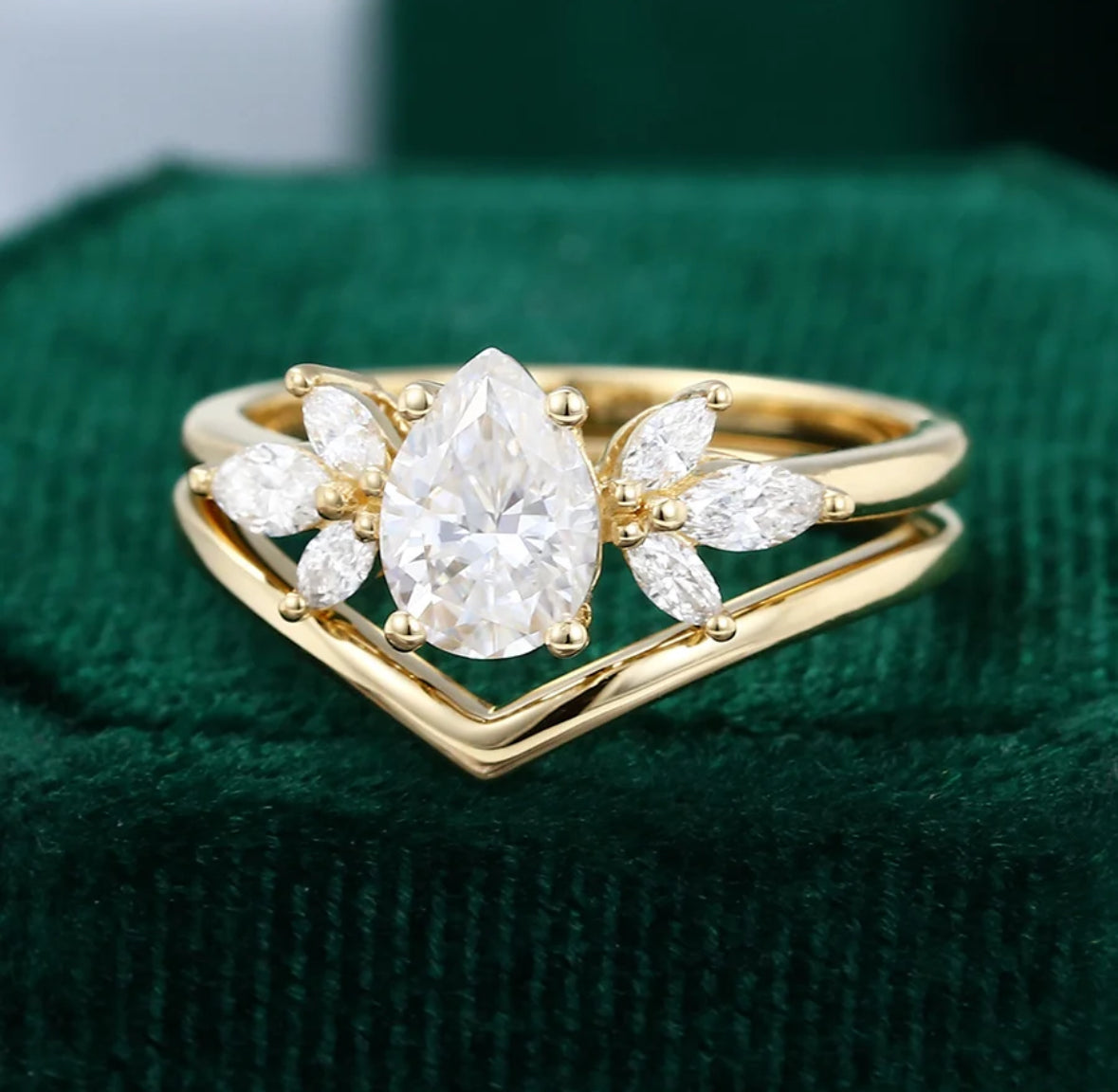 1.5 ct Pear Shaped Diamond Cluster Engagement Ring With Plain Curved Wedding Band Bridal Set 18k Gold