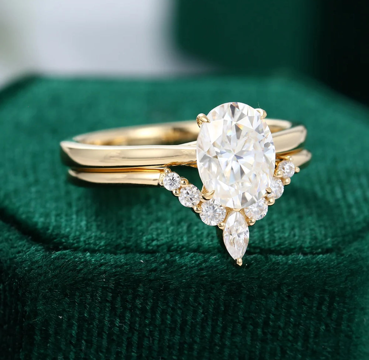1.5 ct Minimalist Oval Cut Diamond Solitaire Engagement Ring Set 18k Gold