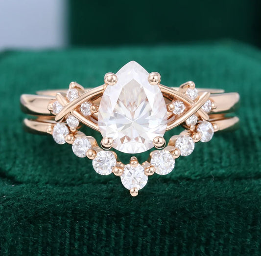 1.5 ct Pear Cut Diamond Criss Cross Diamond Accented Bridal Ring Set 18k Gold