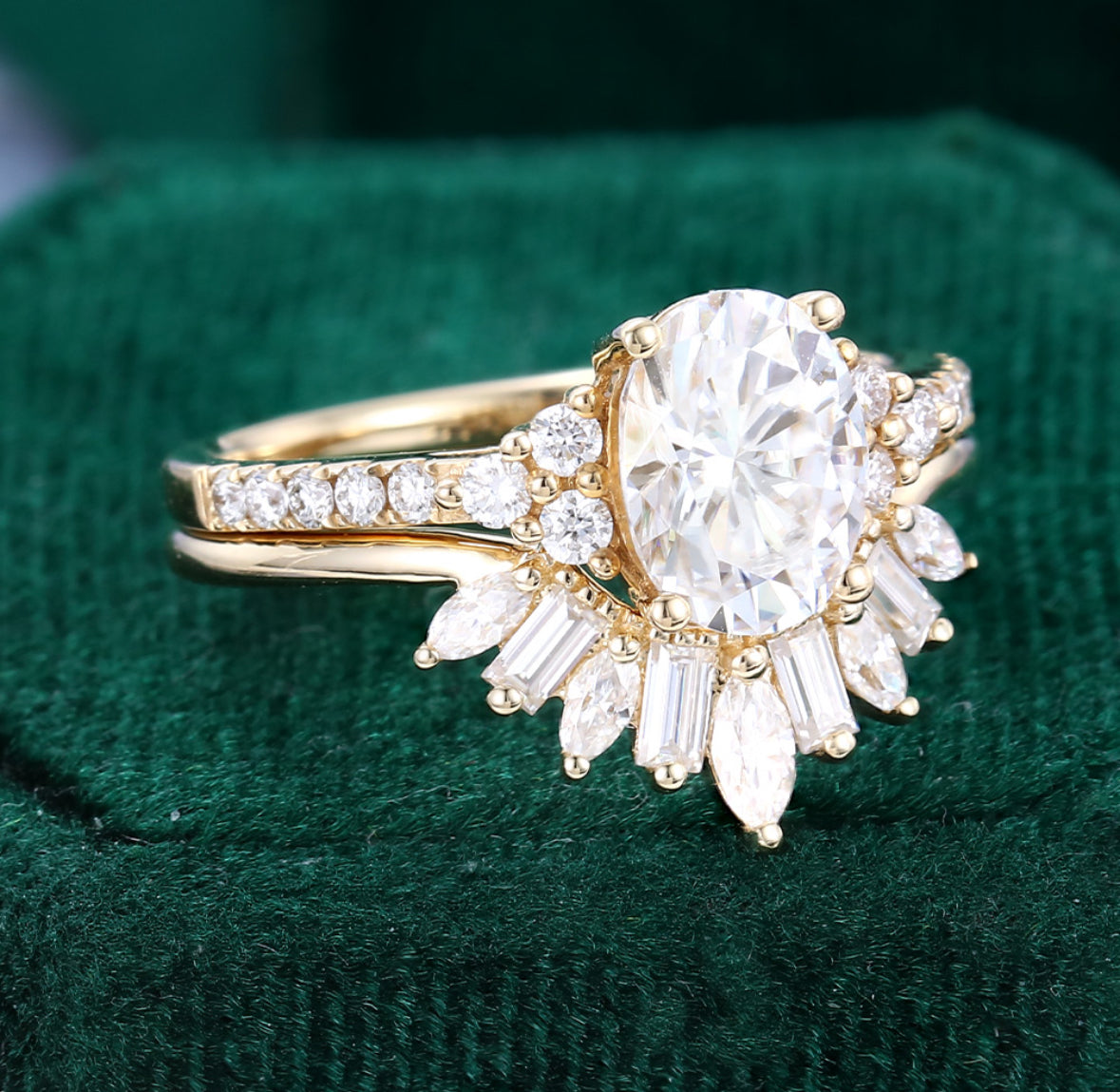 1.5 ct Oval Cut Pavé Diamond Bridal Ring Set 18k Gold With U Contour Band