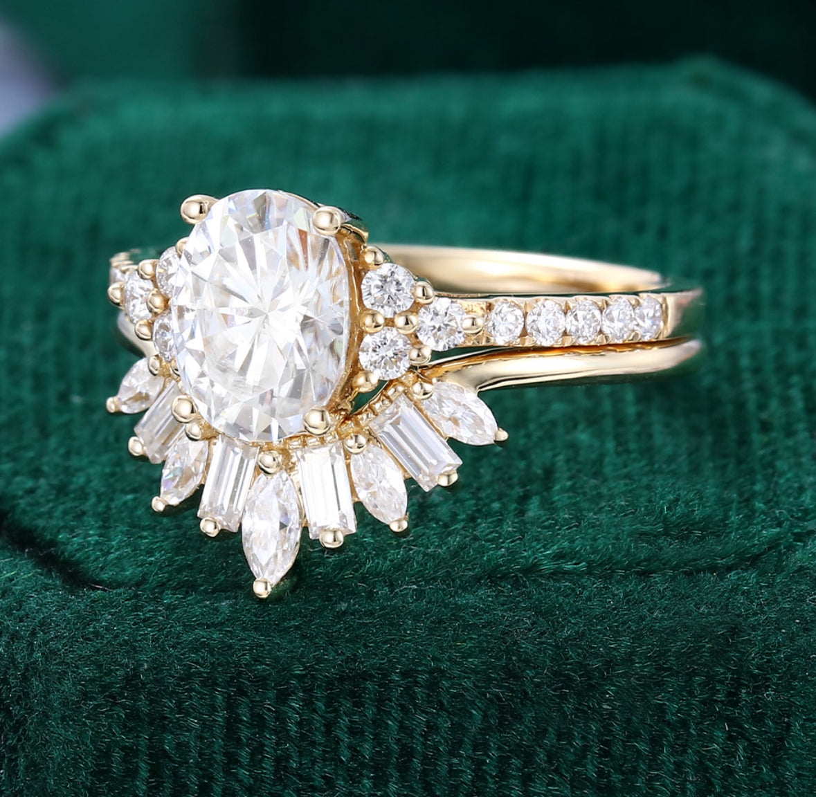 1.5 ct Oval Cut Pavé Diamond Bridal Ring Set 18k Gold With U Contour Band