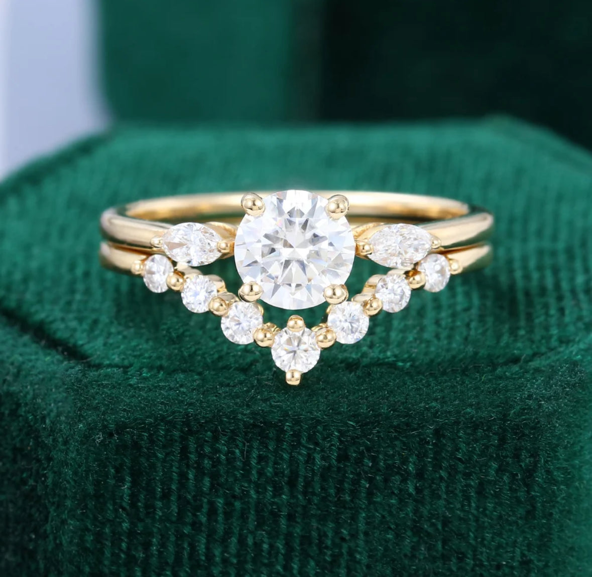 1.5 ct Round Cut Diamond Bridal Ring Set 18k Gold Three Stones Engagement Ring