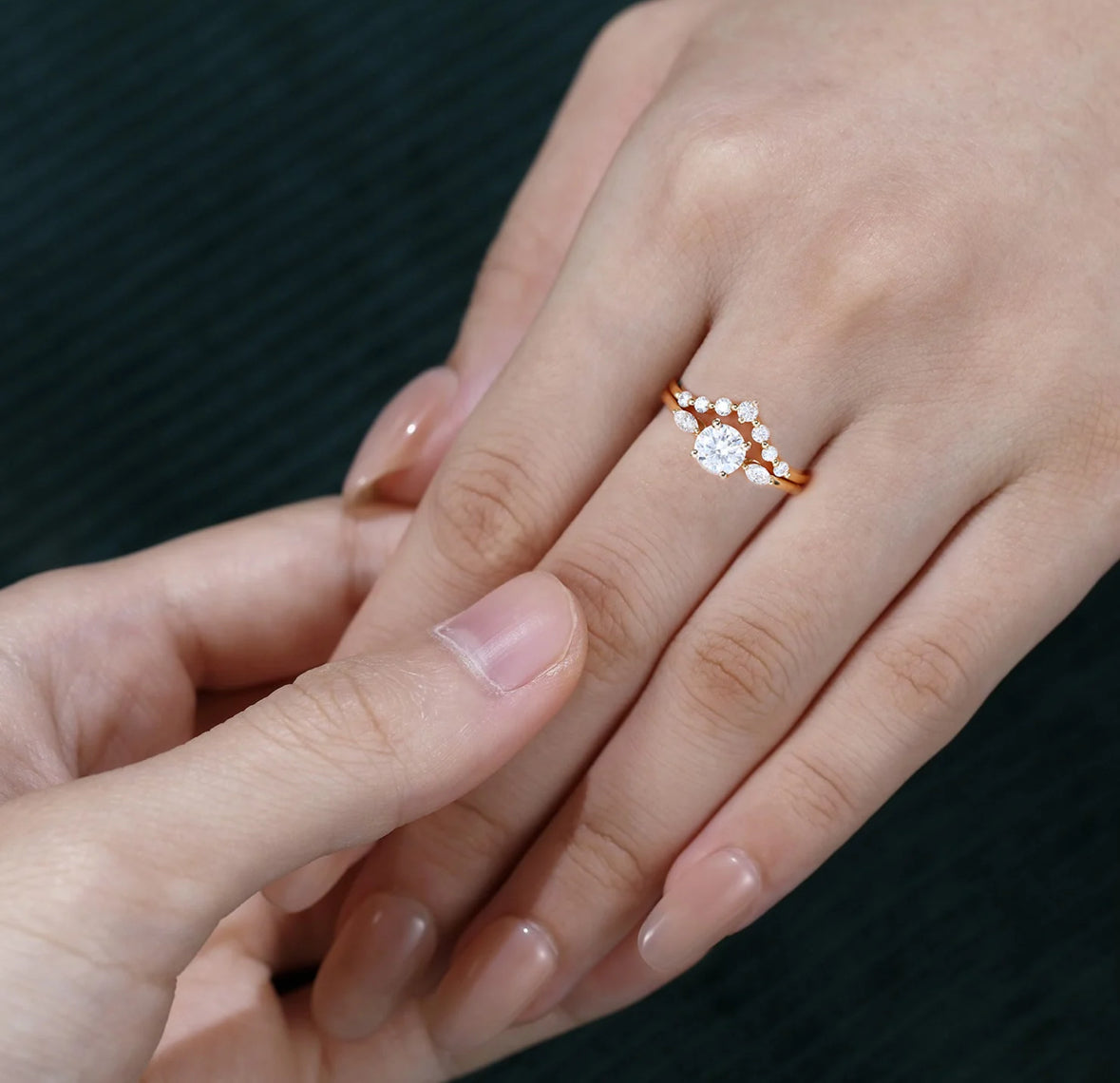 1.5 ct Round Cut Diamond Bridal Ring Set 18k Gold Three Stones Engagement Ring