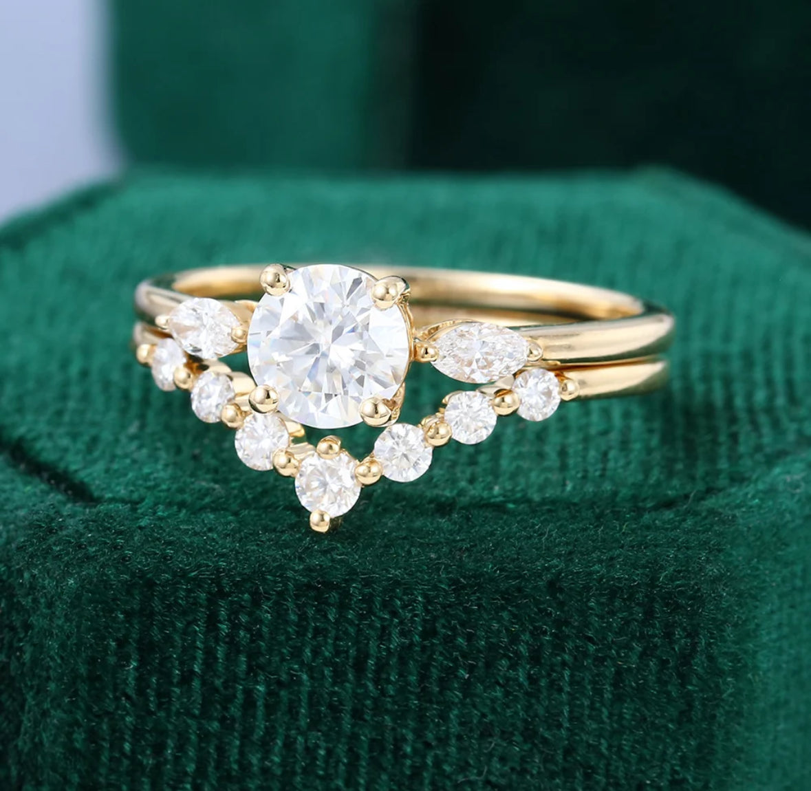 1.5 ct Round Cut Diamond Bridal Ring Set 18k Gold Three Stones Engagement Ring