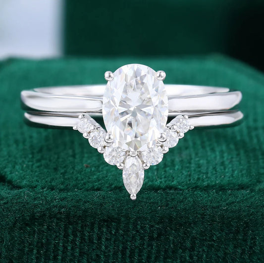 1.5ct Oval Cut Solitaire Diamond Engagement Ring Set In 18k White Gold