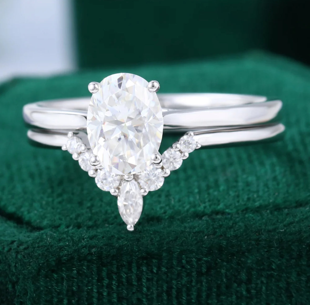 1.5ct Oval Cut Solitaire Diamond Engagement Ring Set In 18k White Gold