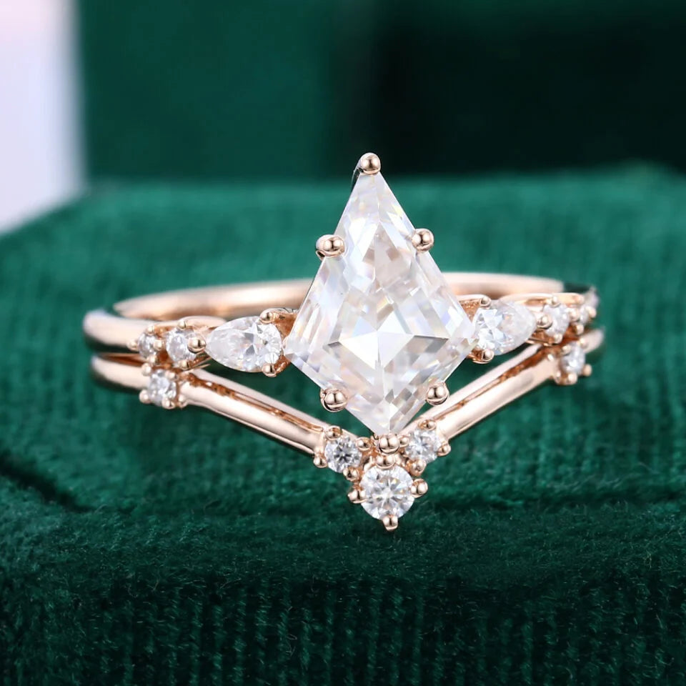 1.5 ct Kite Cut Diamond Engagement Ring Set Vintage Bridal Ring Set 18k Gold