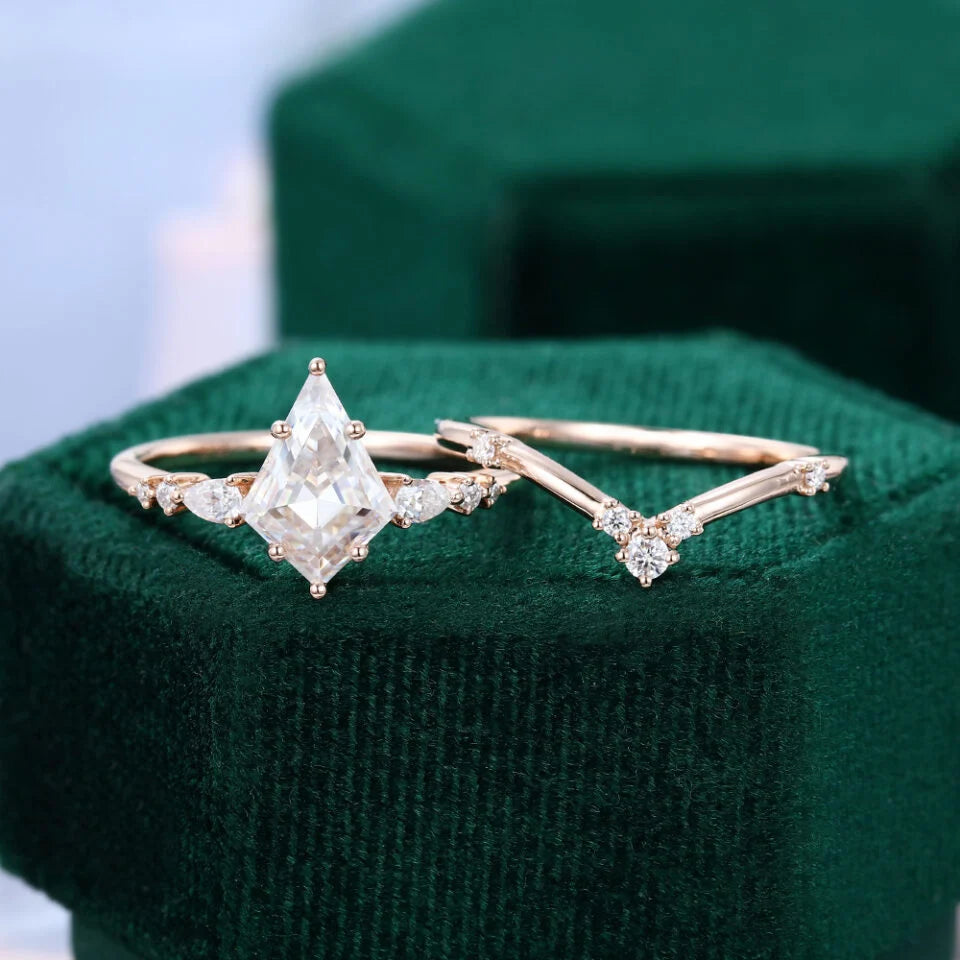 1.5 ct Kite Cut Diamond Engagement Ring Set Vintage Bridal Ring Set 18k Gold