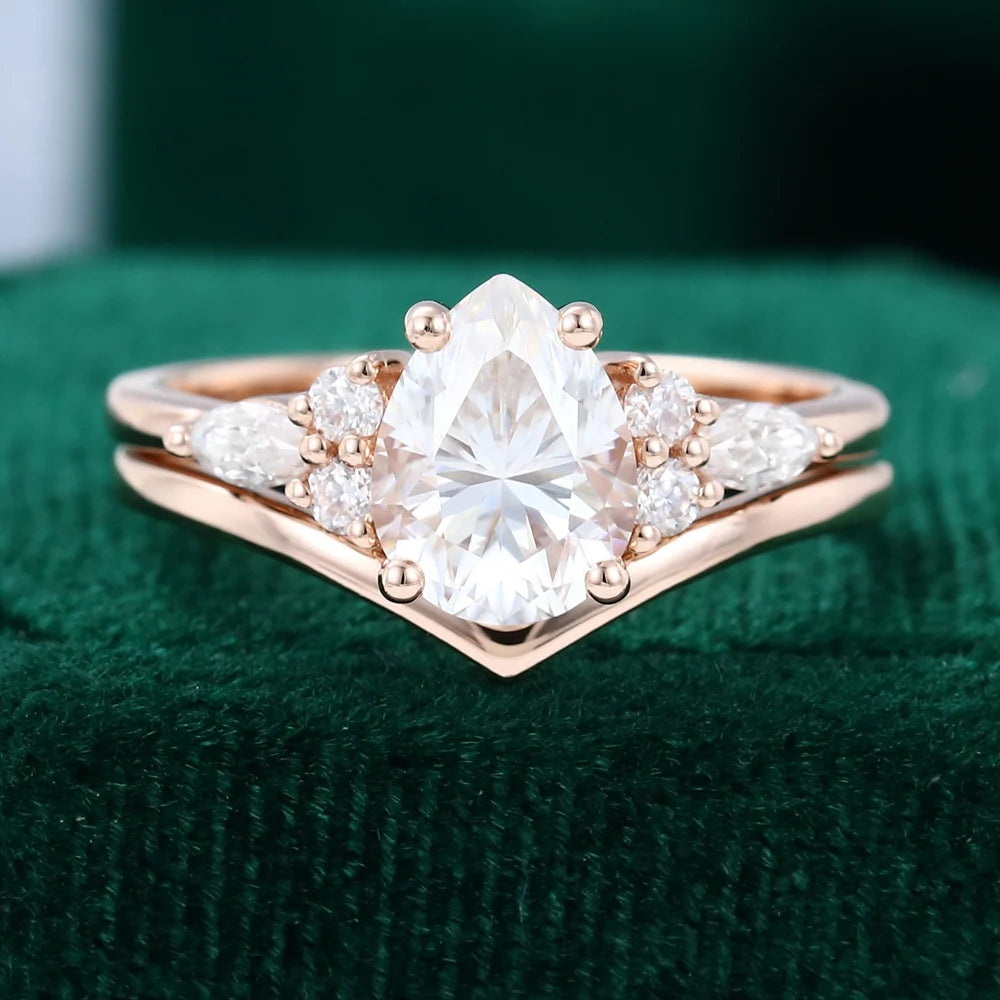 1.5 ct Rose Gold Pear Shaped Diamond Wedding Set 18k Gold