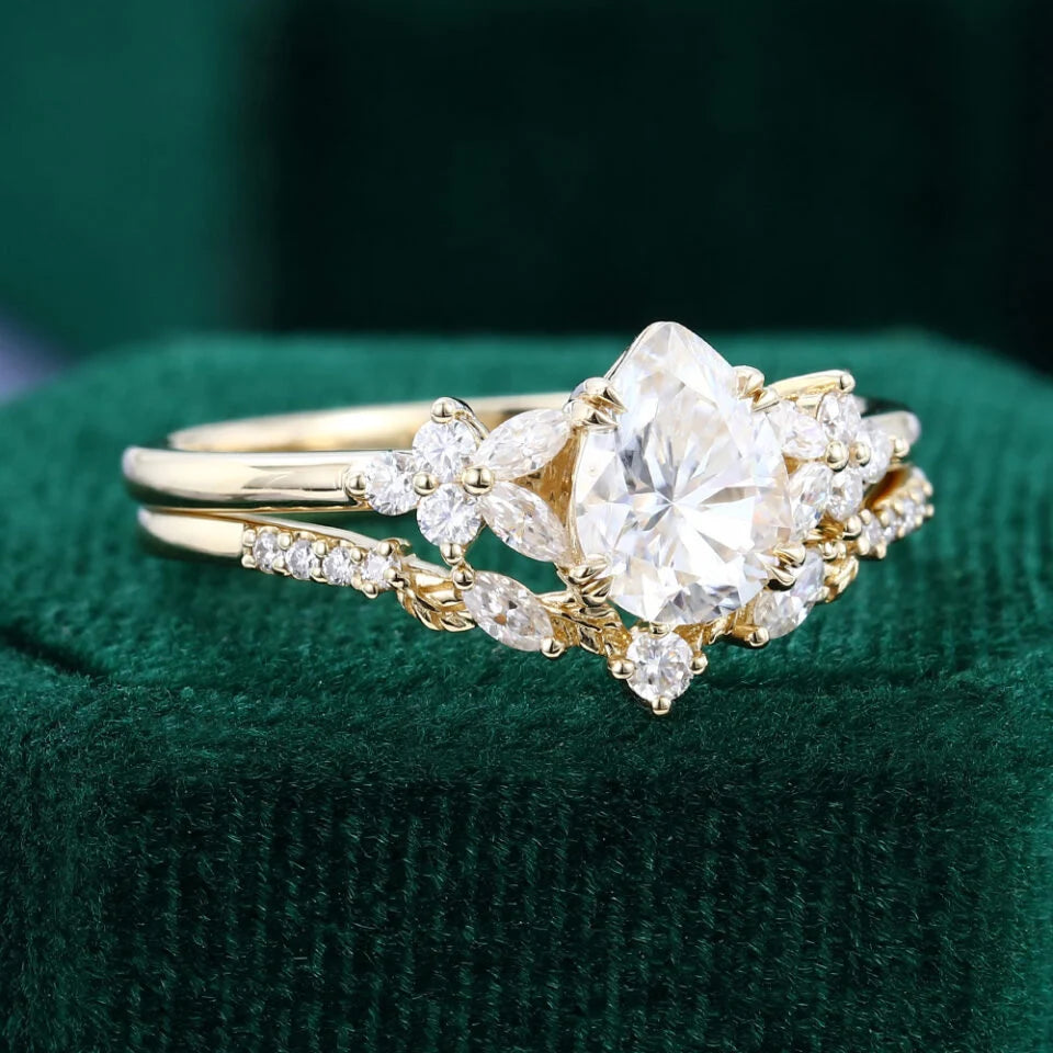 1.5 ct Pear Shaped Diamond Bridal Ring Set Vintage Double Claw Prongs Blossom Ring Set 18k Gold