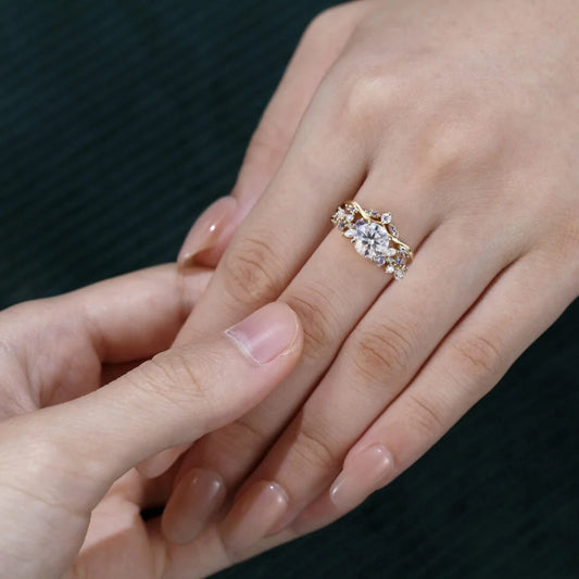 1 ct Round Cut Diamond Unique Cluster Bridal Ring Set 18k Gold