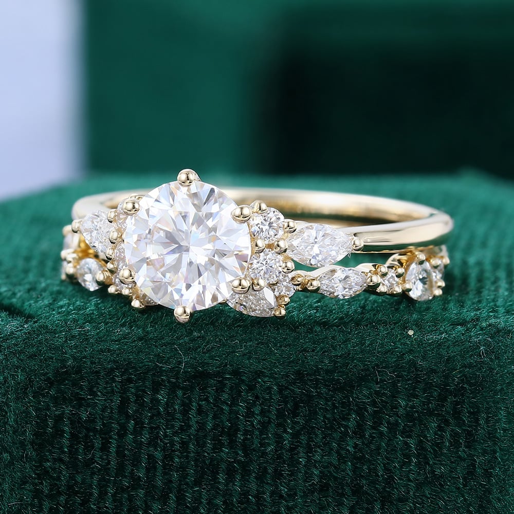 1.5 ct Round Cut Diamond Engagement Ring Set 18k Gold Unique Bridal Set