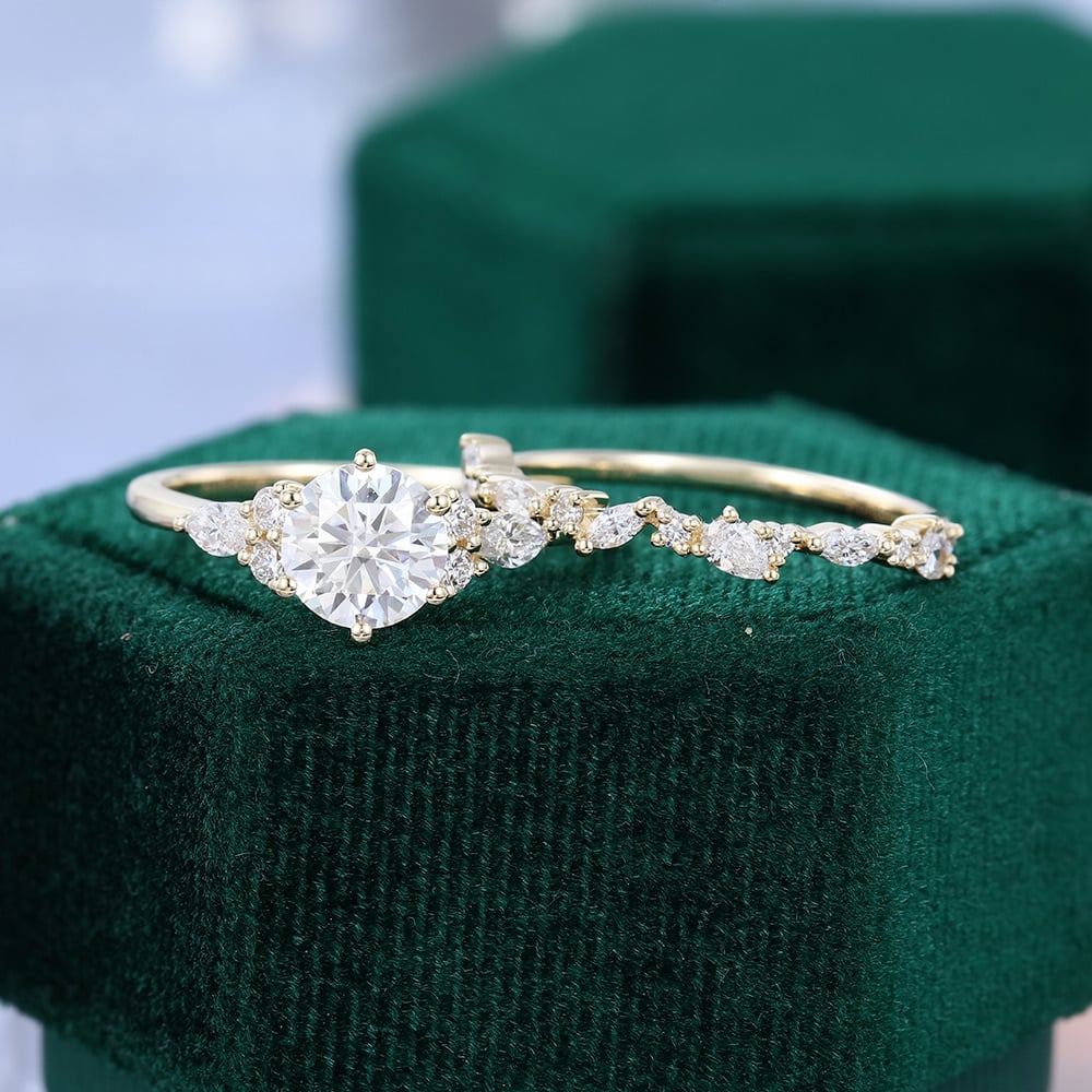 1.5 ct Round Cut Diamond Engagement Ring Set 18k Gold Unique Bridal Set